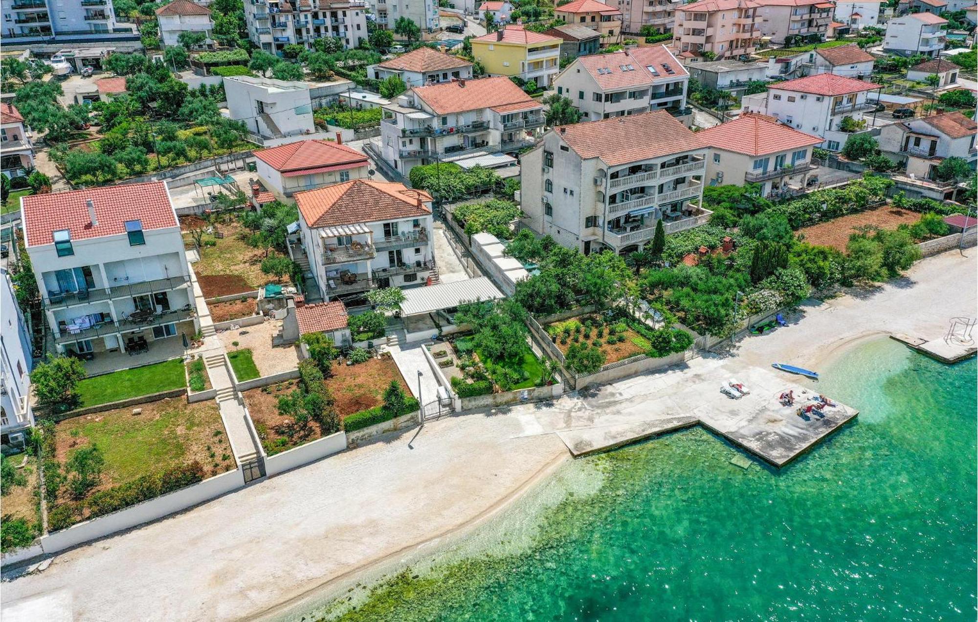 2 Bedroom Beautiful Apartment In Okrug Gornji Trogir Exteriér fotografie